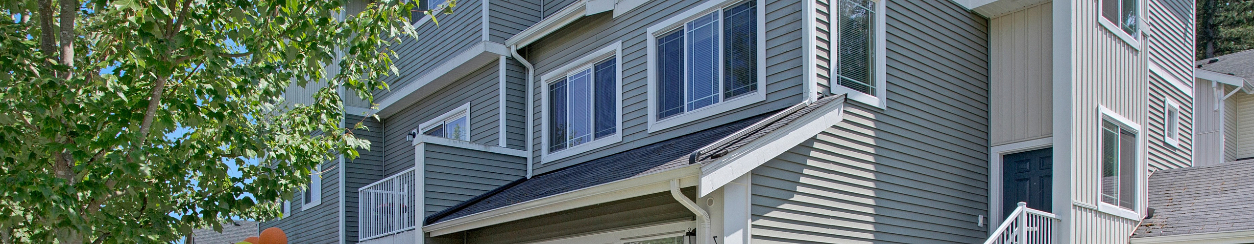 Exterior | Brookstone at Edgewater Townhomes