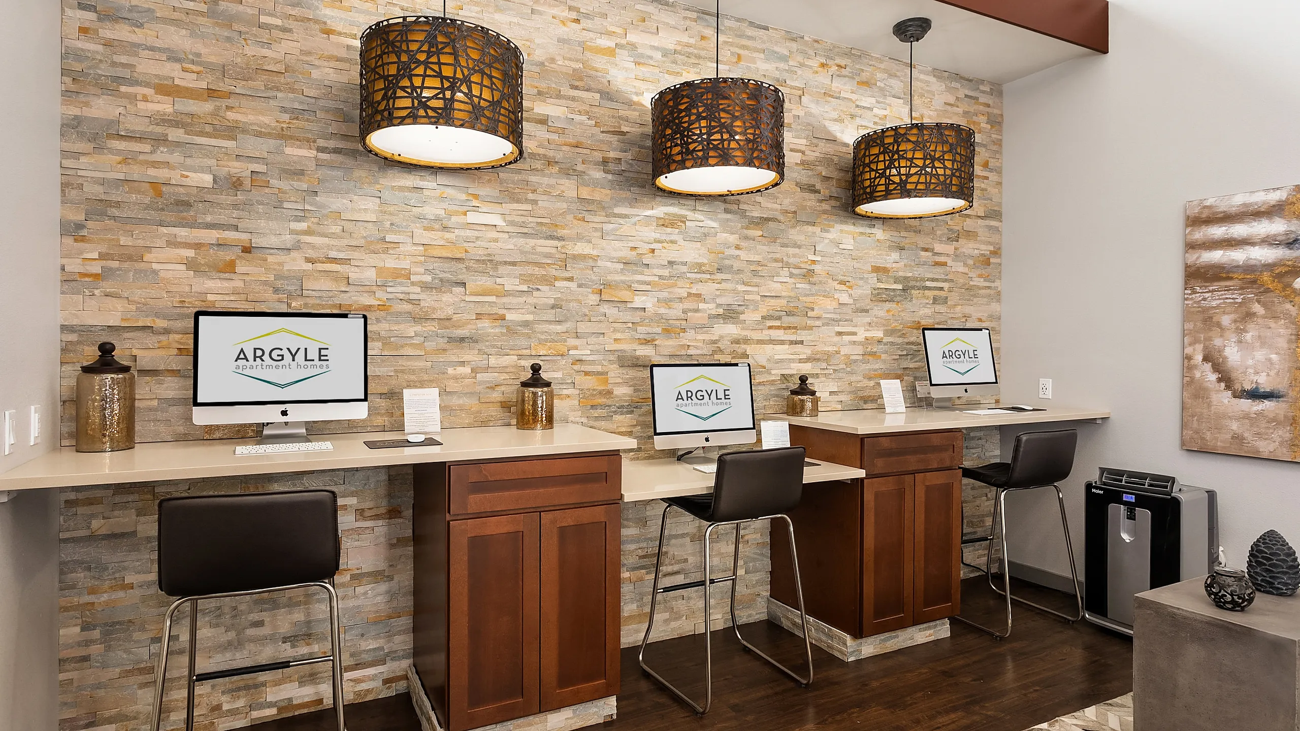 Workspace Corner | Argyle Apartment Homes