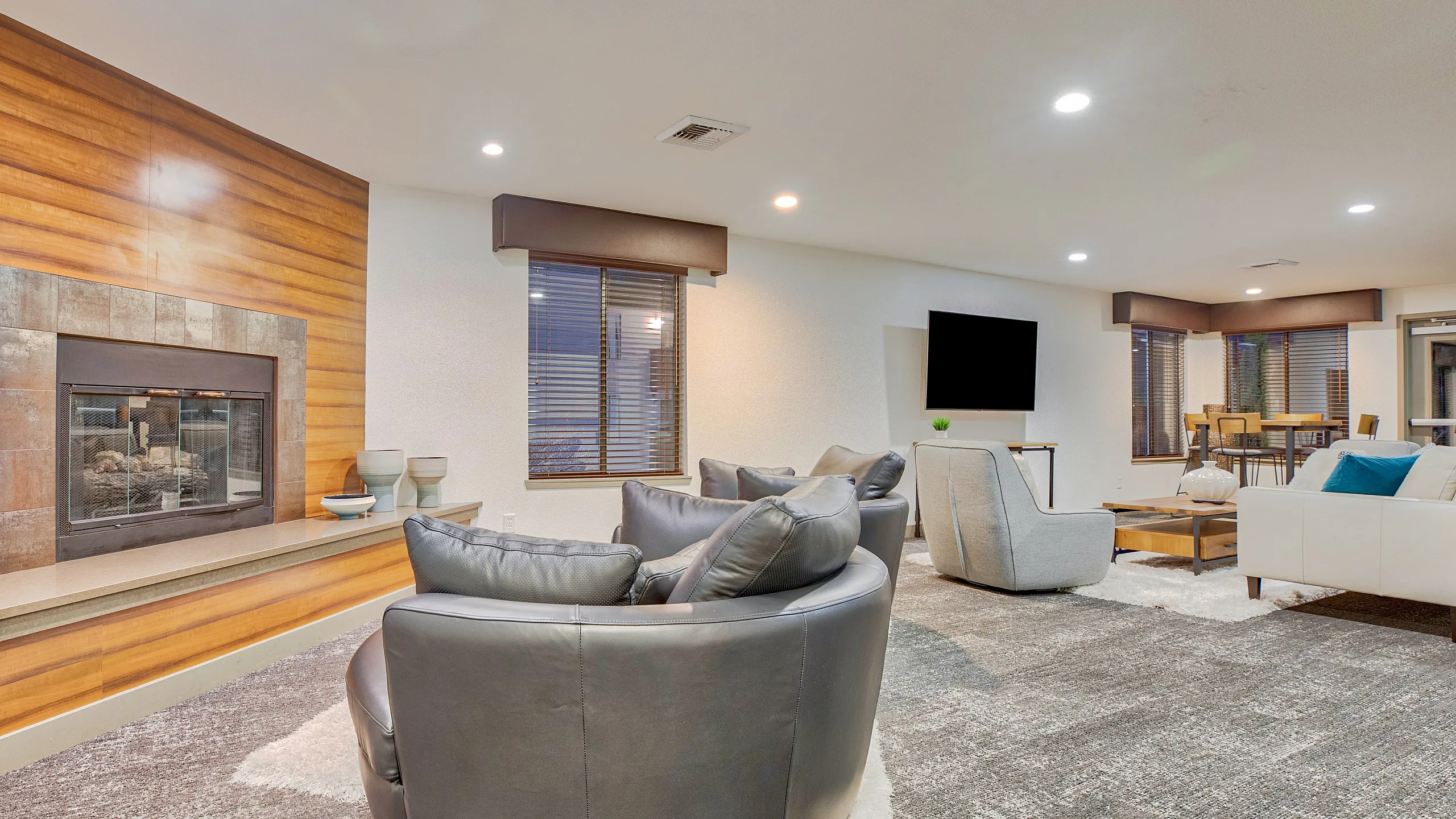Community Lounge | Emerson Apartments
