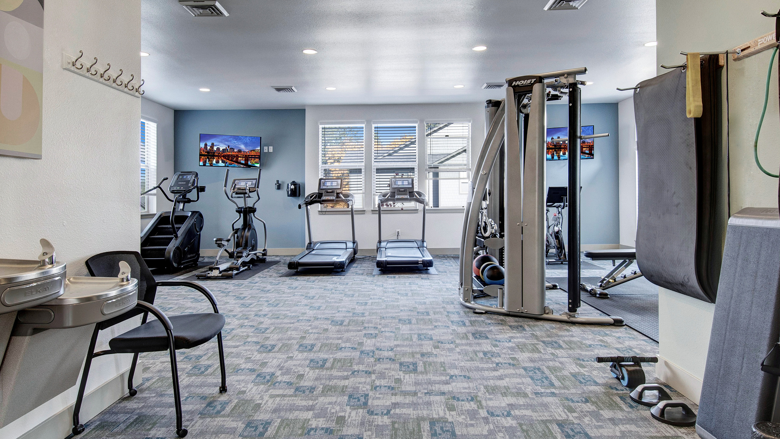 Fitness center | River Ridge Apartments
