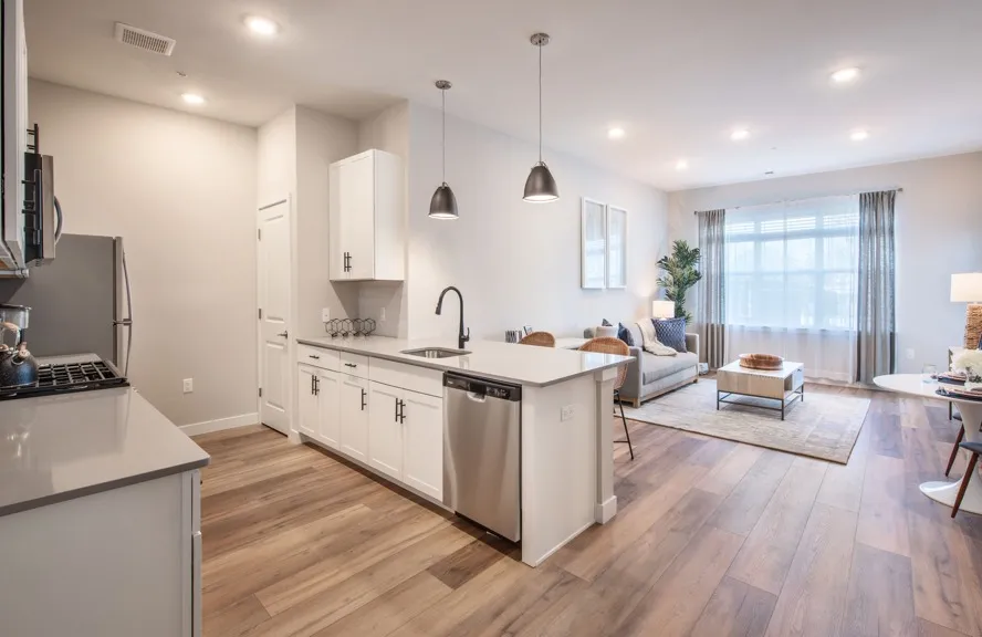 Apartments In Sayreville, NJ | Camelot at Townelake