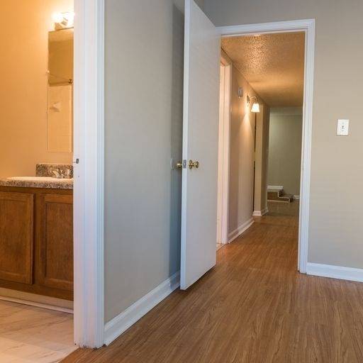 View Photos Kreekview Apartments