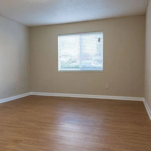 View Photos Kreekview Apartments