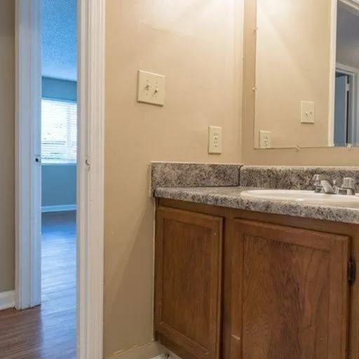 View Photos Kreekview Apartments