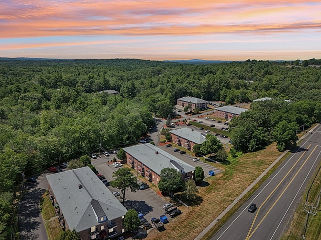 Apartments near Route 3 and Daniel Webster Highway in Nashua, NH