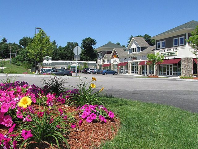 Shopping and retail destinations near Woodlands at Nashua apartments in Nashua, NH