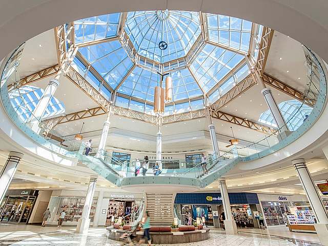 The Mall at Rockingham Park near Westgate Arms apartments in Salem, New Hampshire