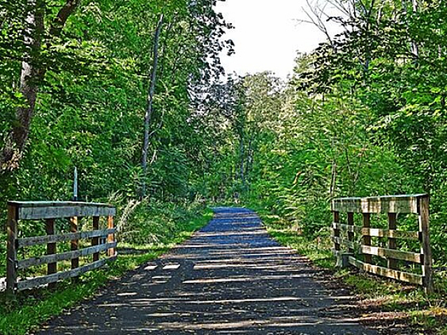 Salem Bike-Ped Corridor near Westgate Arms apartments in Salem, NH