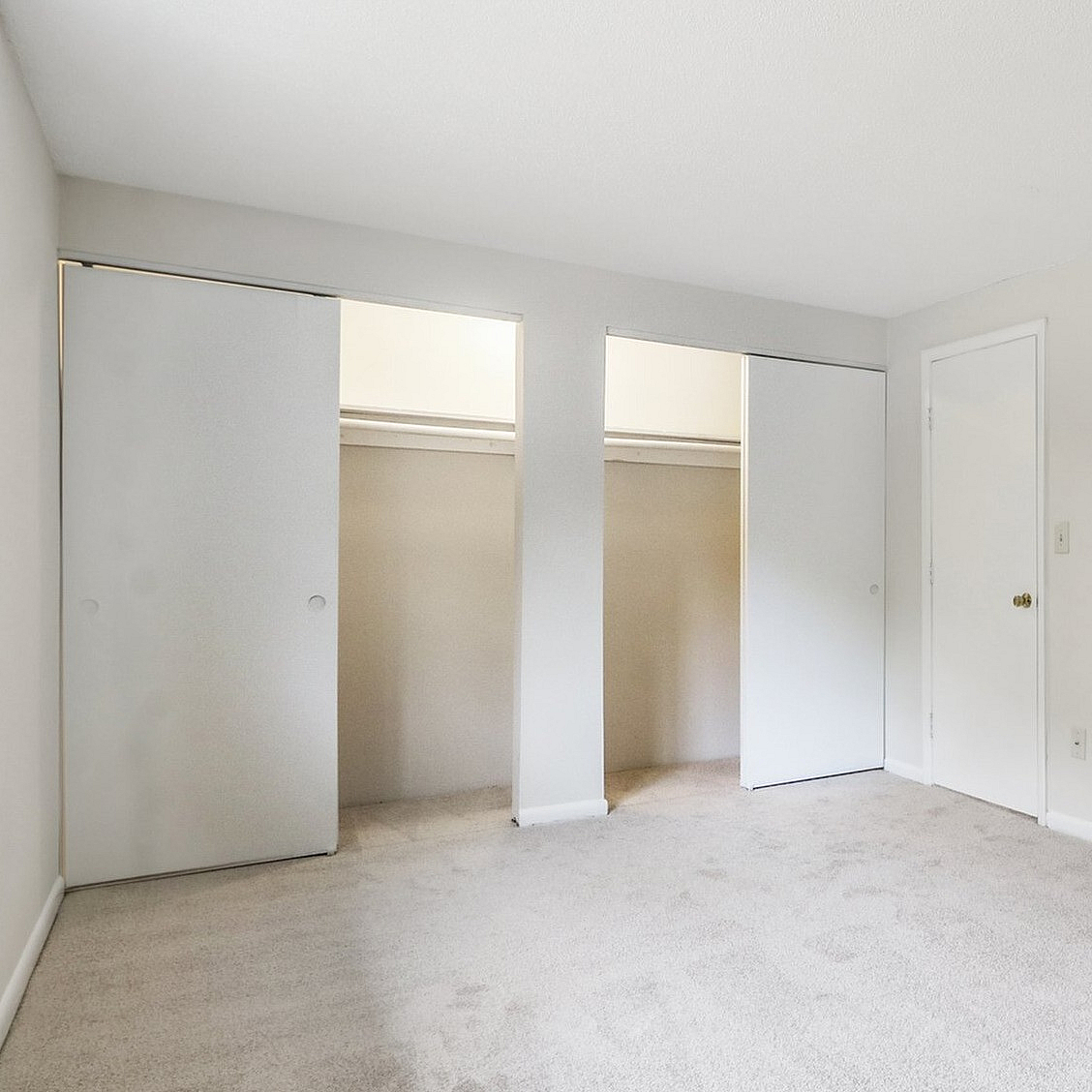 Empty Room with Closet and Bathroom