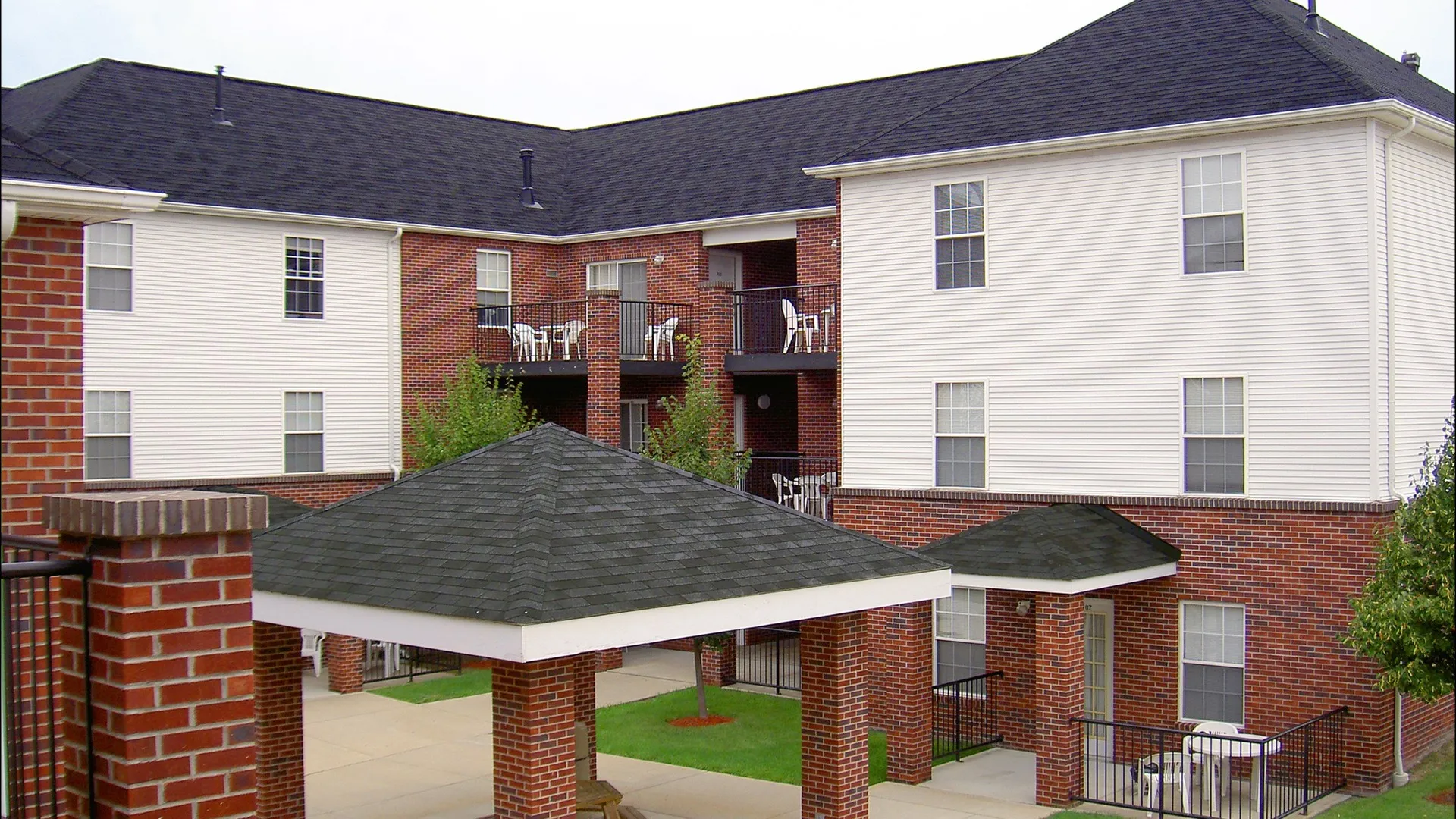 Campus Village Flint Apartments
