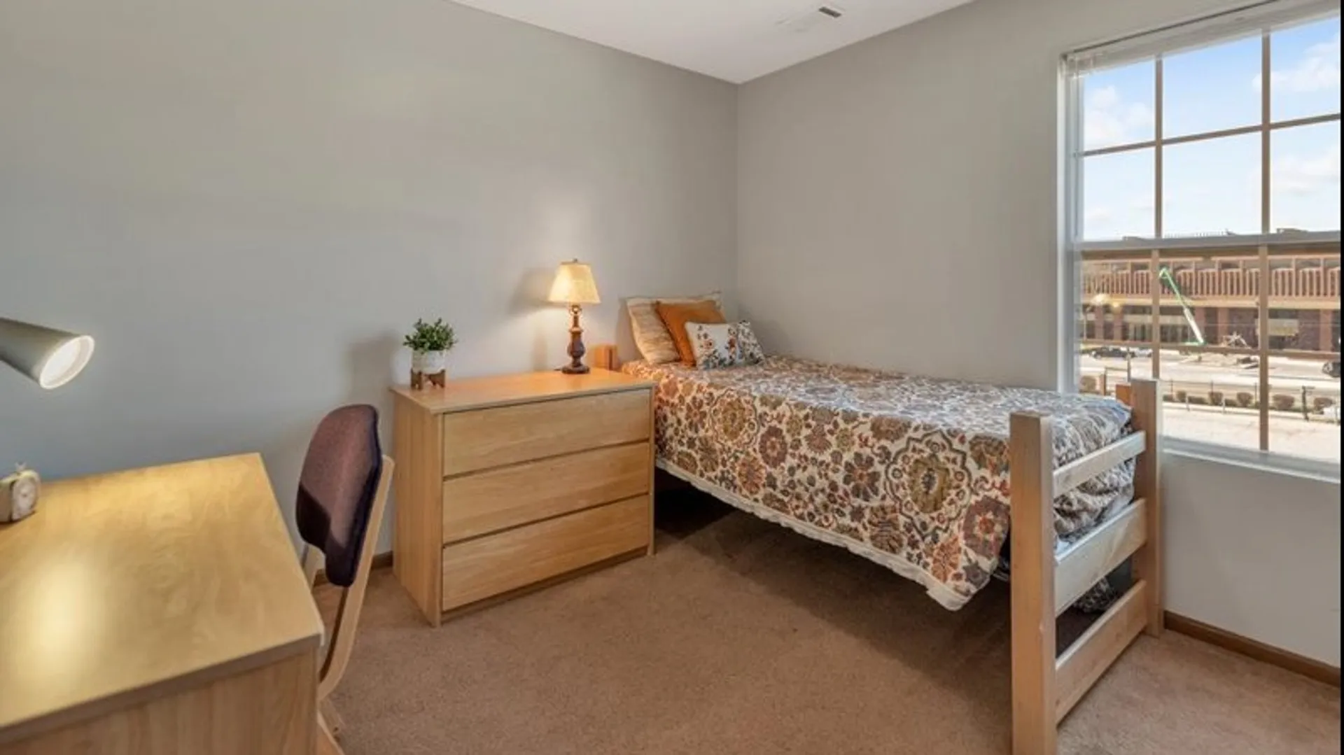 Campus Village Flint Bedroom