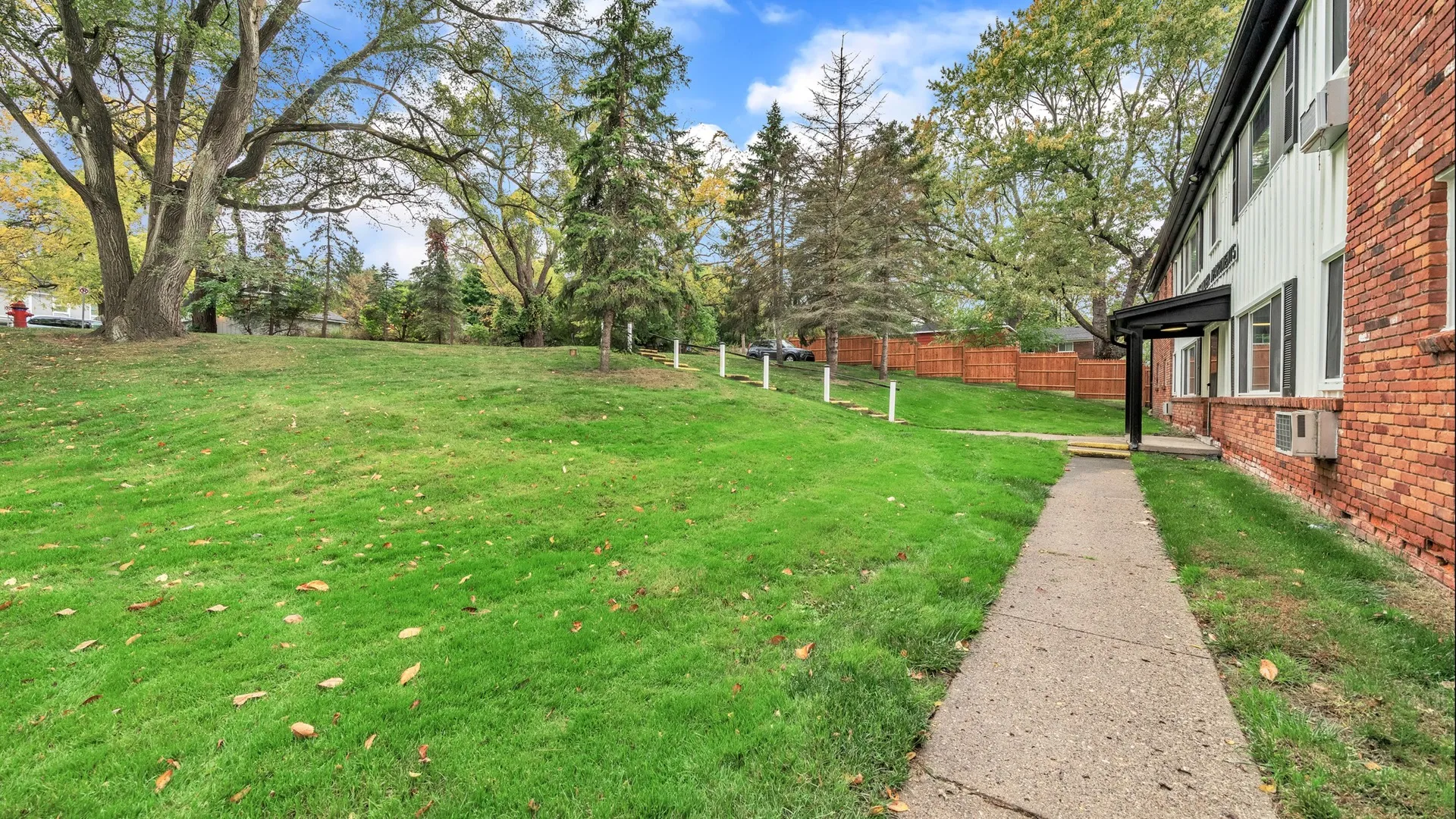 Ample Common Yard Space
