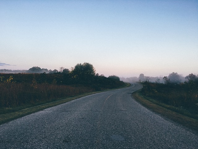 \"road-983923_640\"