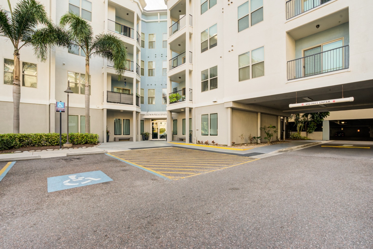 Apartment For Rent In Westshore Tampa FL | The Millennium Westshore