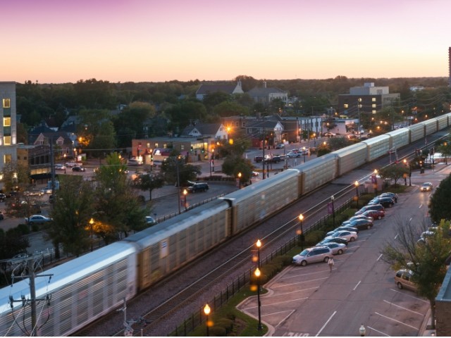 Image of Steps from the Wheaton Metra station and downtown Wheaton for Wheaton 121 Apartments (Closed)