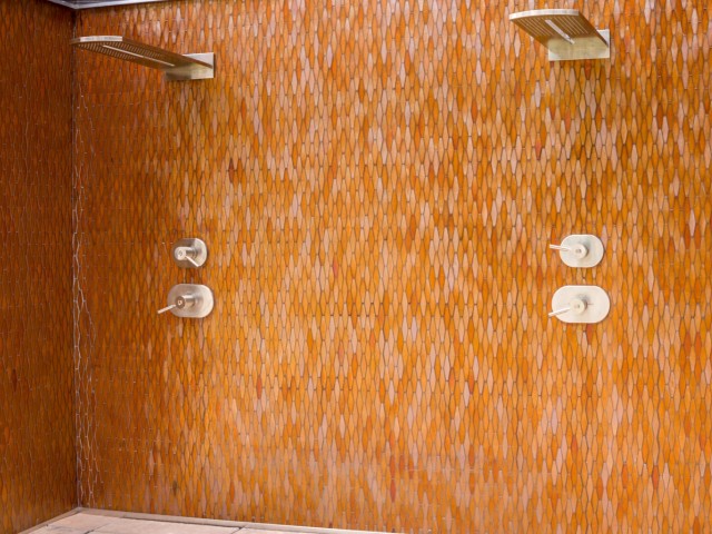 Image of Outdoor Sun Shower for Velo Apartments (Closed)