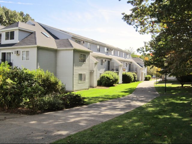 Lowell MA Apartment For Rent | Cabot Crossing Apartments