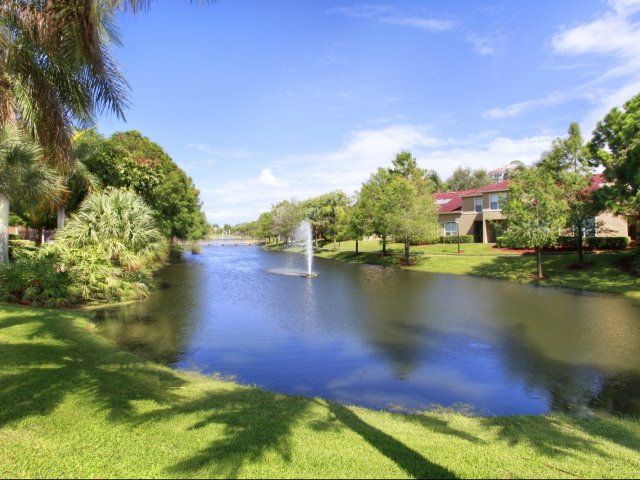Apartments in Palm Beach Gardens FL| Mira Flores Luxury Apartment Homes