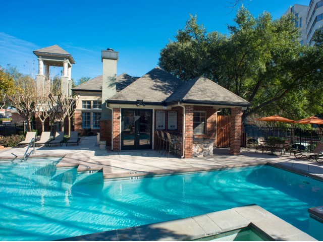 Apartments for Rent Dallas|Relaxing Pool|Carriage Homes at Signature Place