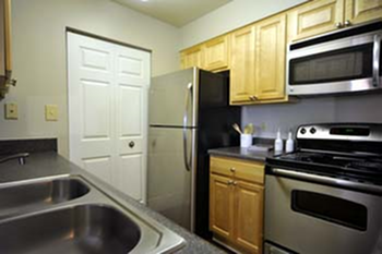 Elegant Kitchen | Apartments in Centreville, VA | Bent Tree