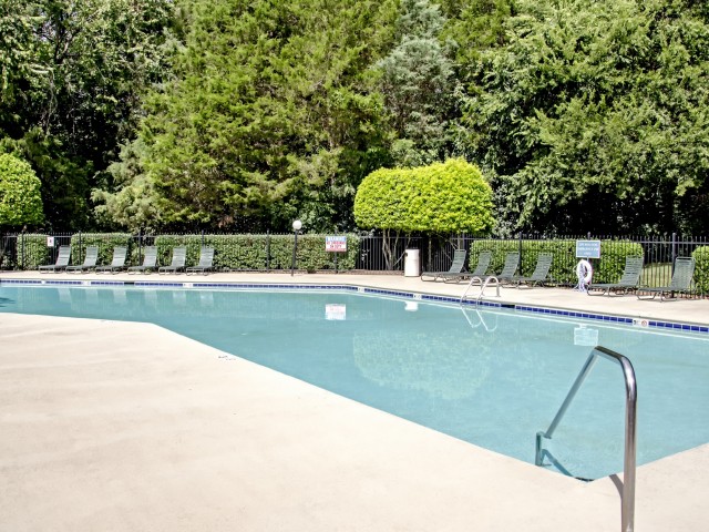 Sparkling Pool | Apartments for rent in Charlotte, NC | Berkshire Place