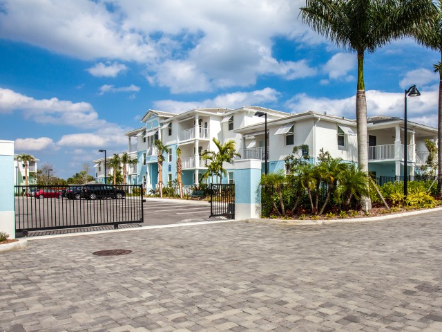 Gated community l High Ridge Landing