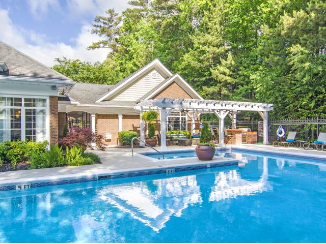 Swimming Pool | Apartment Homes in Atlanta, GA | Hawthorne Gates