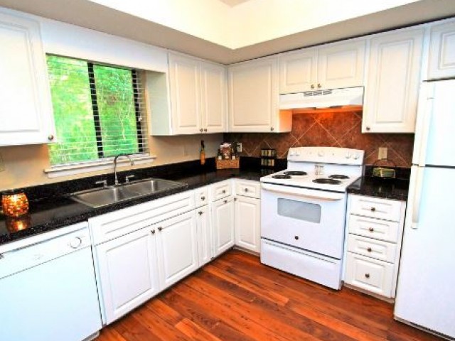Image of Kitchen Backsplash for The Park at Pienza (Closed)
