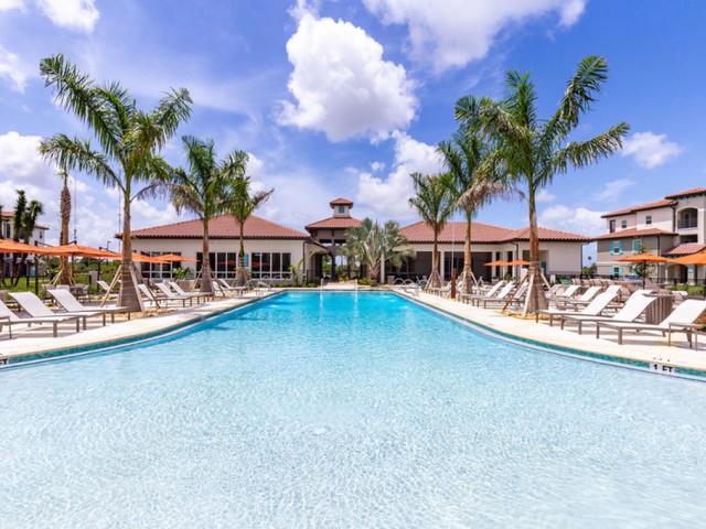 Treviso Grand Apartments - North Venice, Florida pool with clubhouse