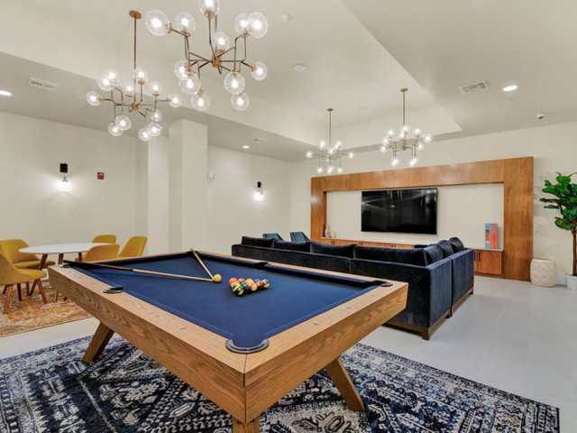 400 north apartments Maitland Florida billiards and gaming room
