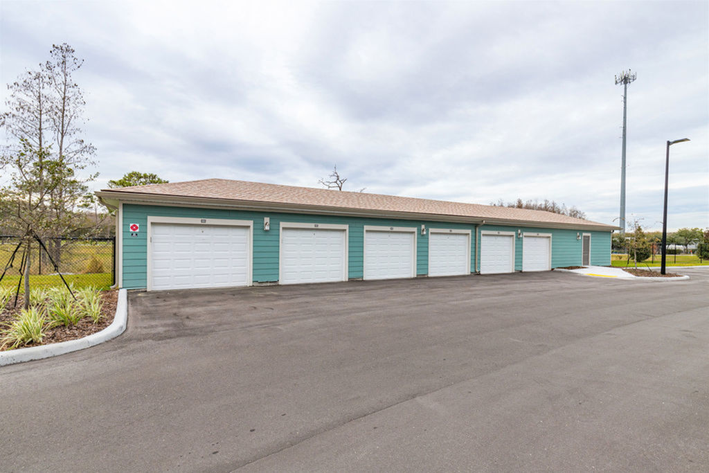 San Mateo Apartments Kissimmee Florida detached garages available