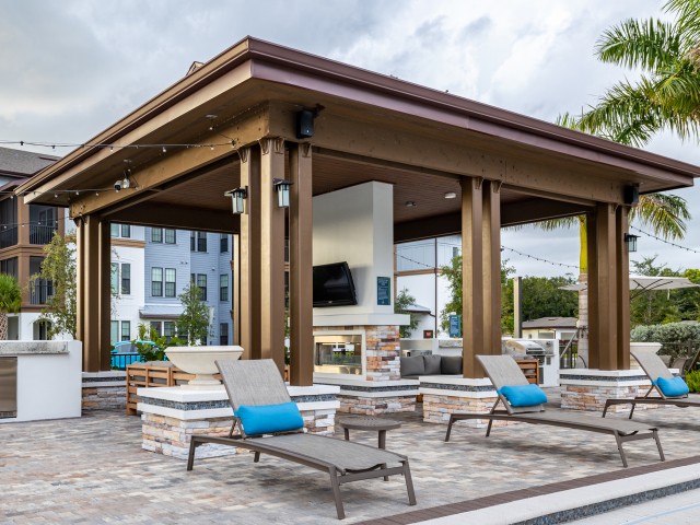 Ridgelake | Poolside Lounge Area
