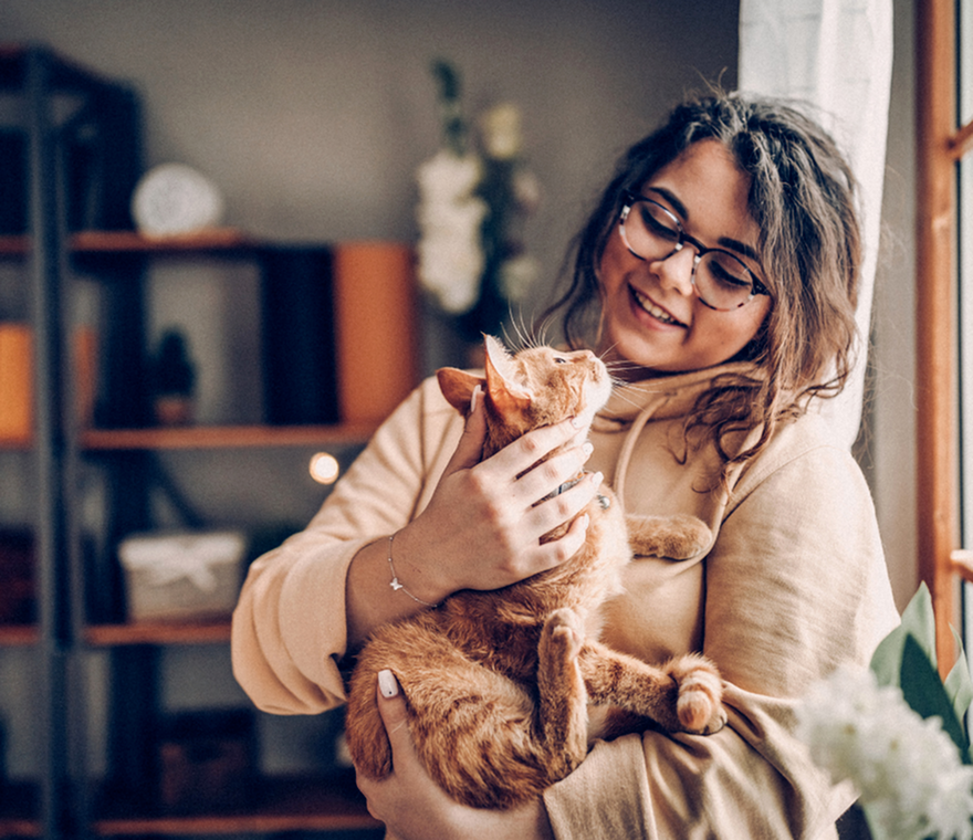 women with cat