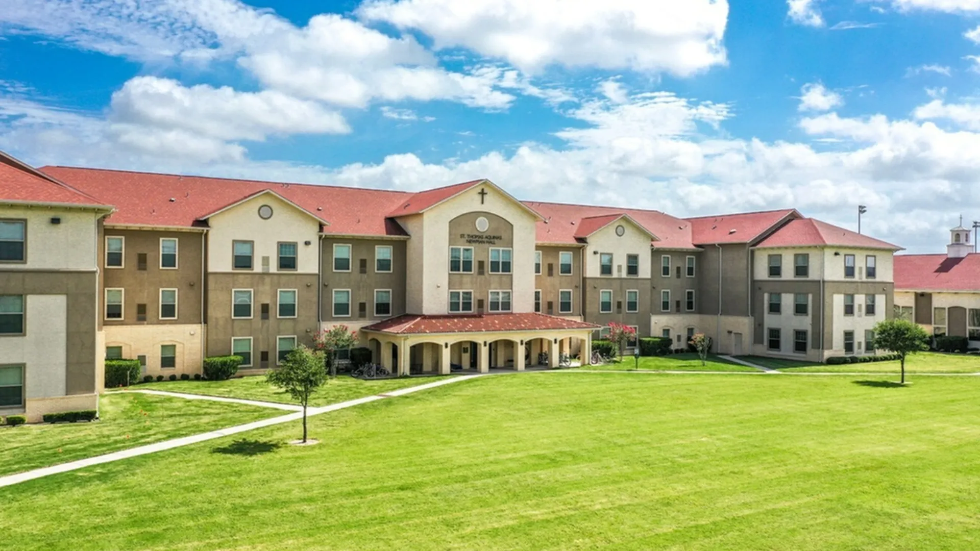 Spacious and modern student apartments near TAMUK in Kingsville with community amenities