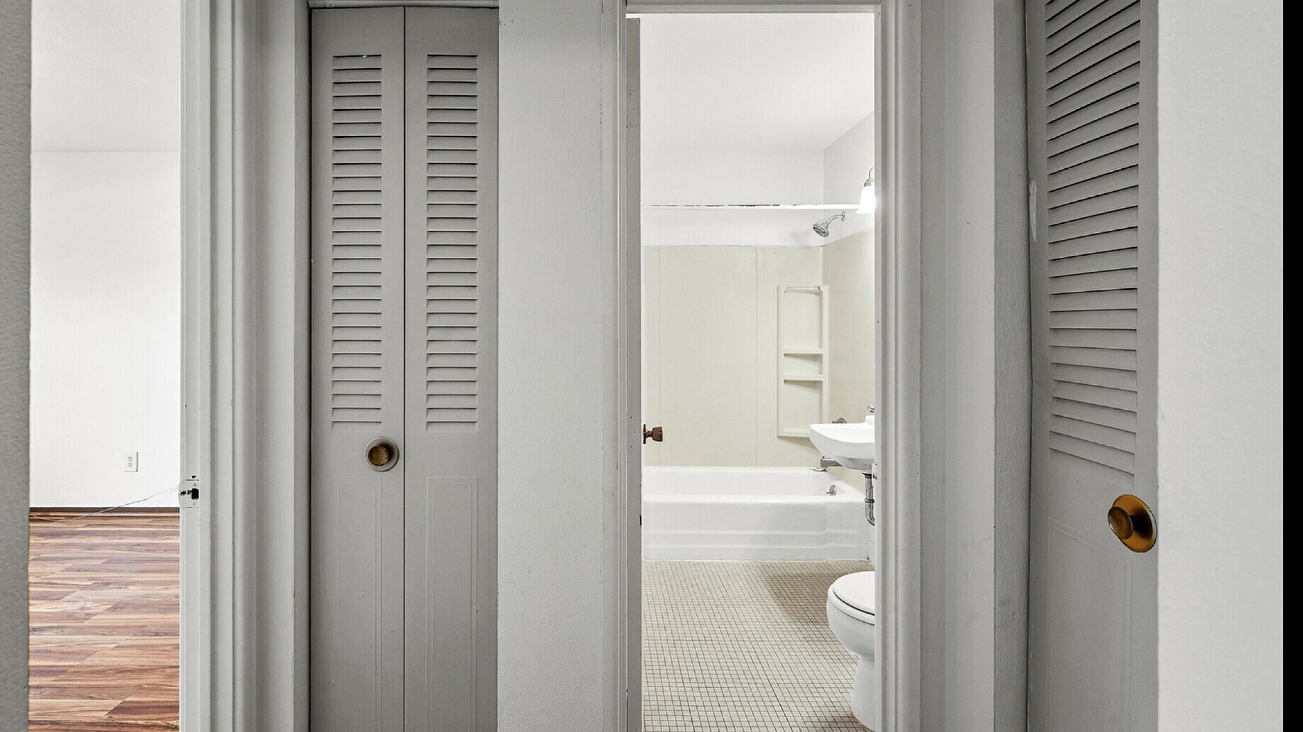 hall/bedroom/bathroom