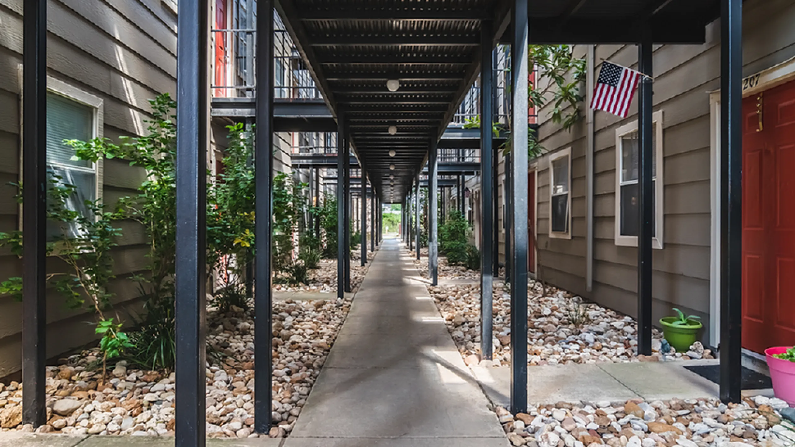Villa de Oro Walking Way