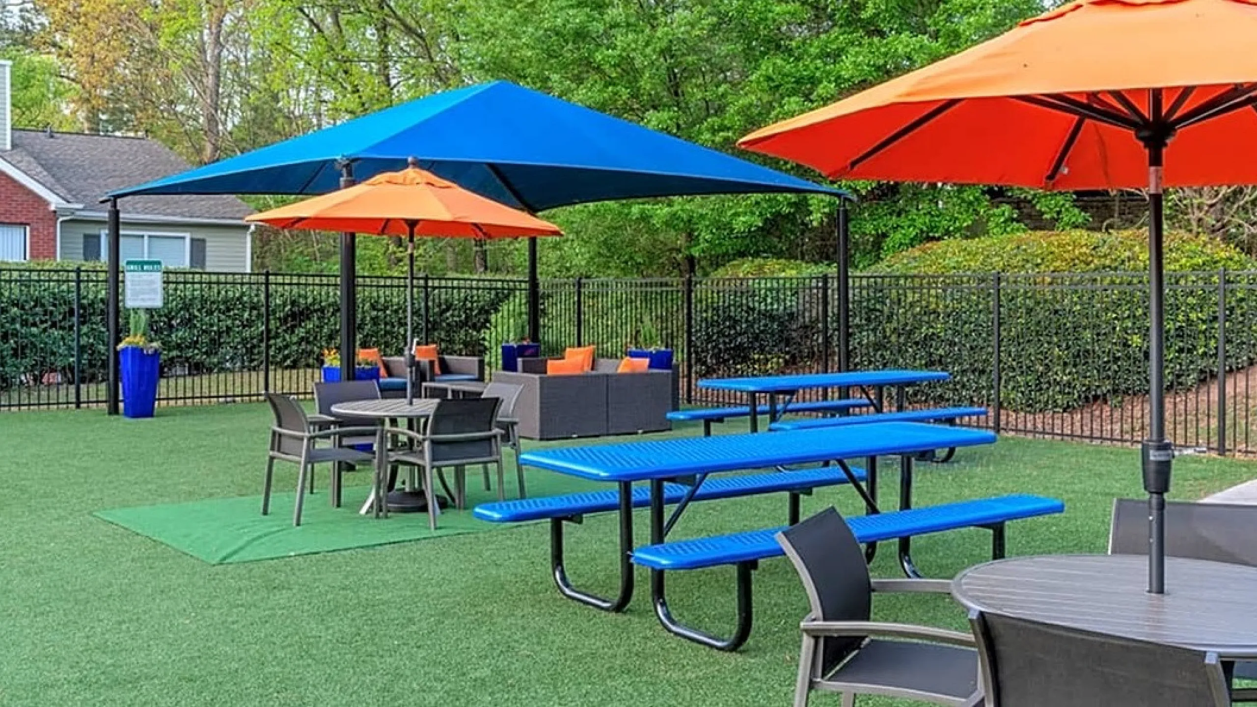 exterior sitting area