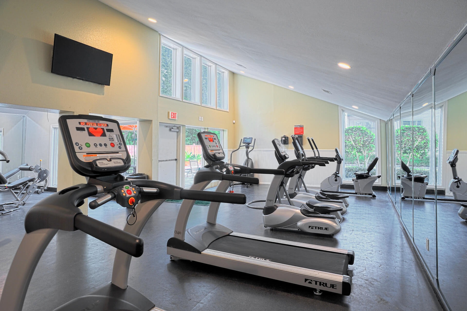 24/7 Fitness Center