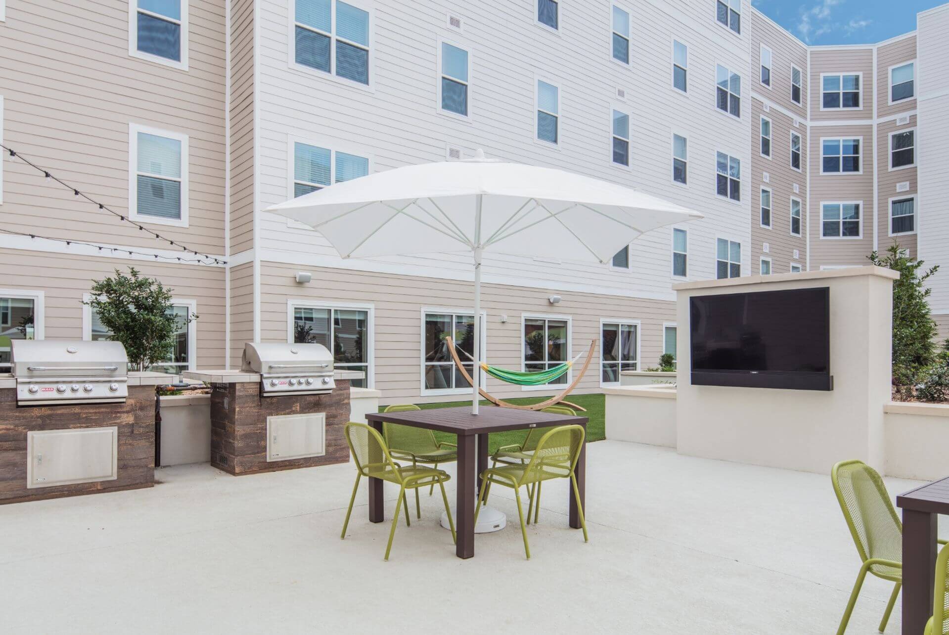 Courtyard with Grilling Area