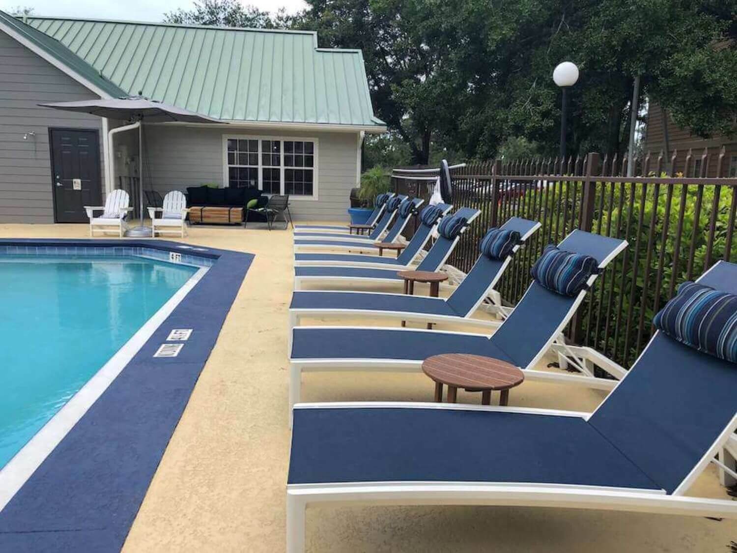 2 Swimming Pools