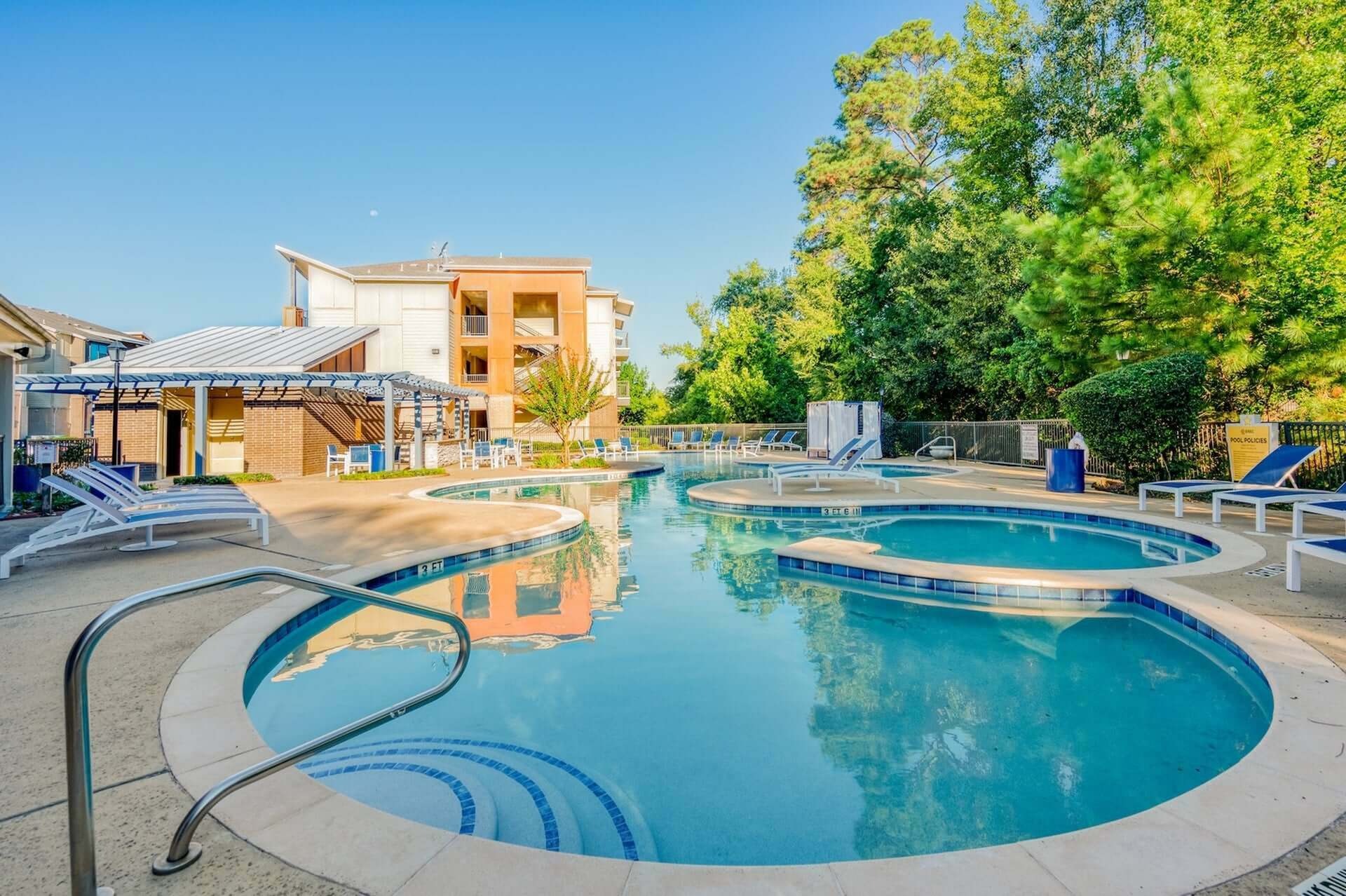 Large pool (Olympic size)
