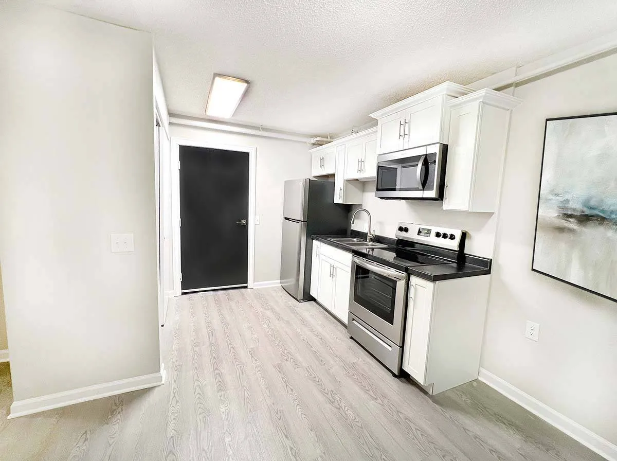 View Photos 2100 Springport Apartments