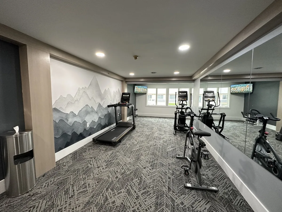 View Photos 2100 Springport Apartments