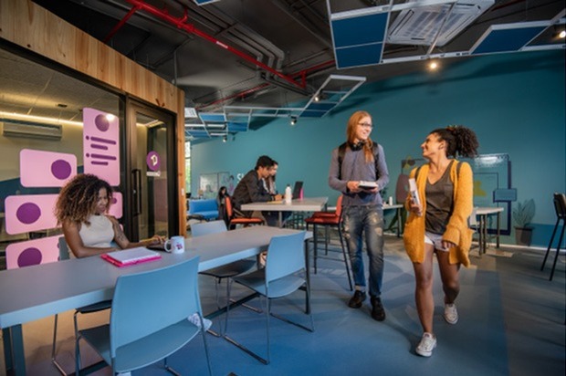 SALA DE ESTUDOS / COWORKING 24H