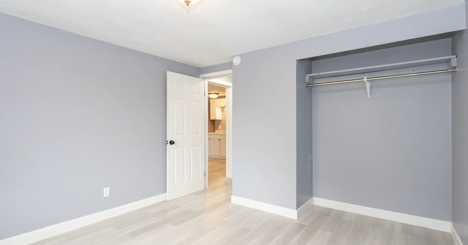 Bedroom & Closet