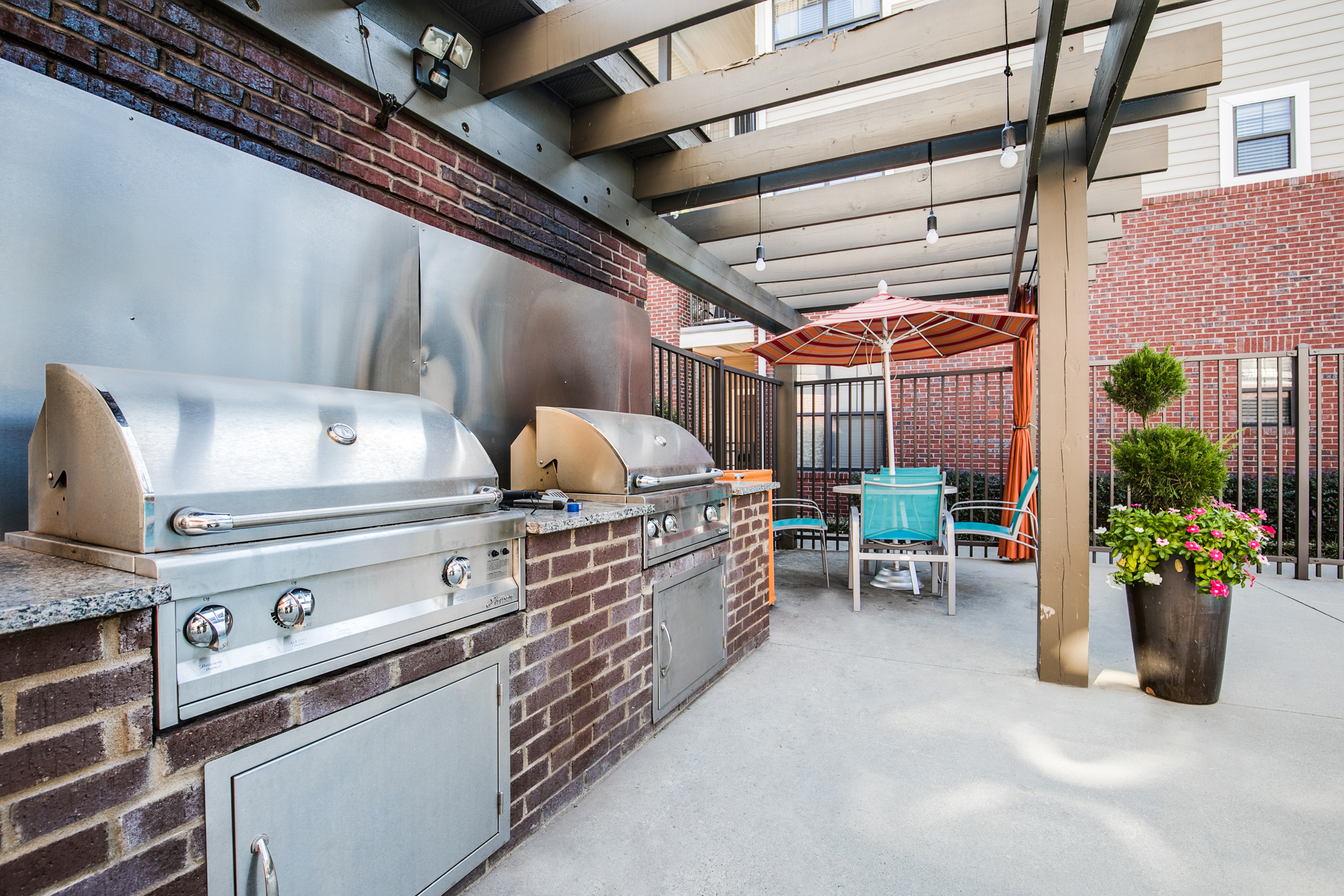 Monroe Place Apartments Outdoor Grill