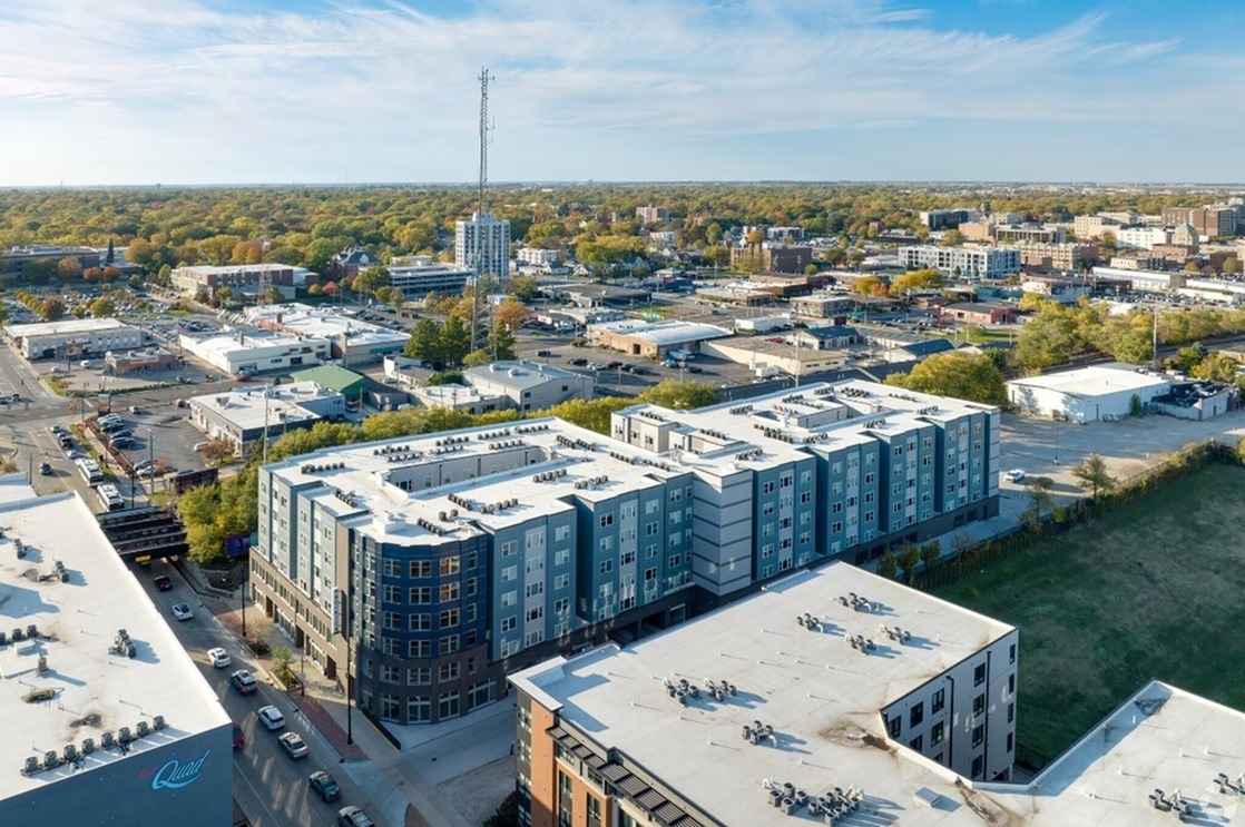 Photos Student Apartments near UIUC Pacifica on Green