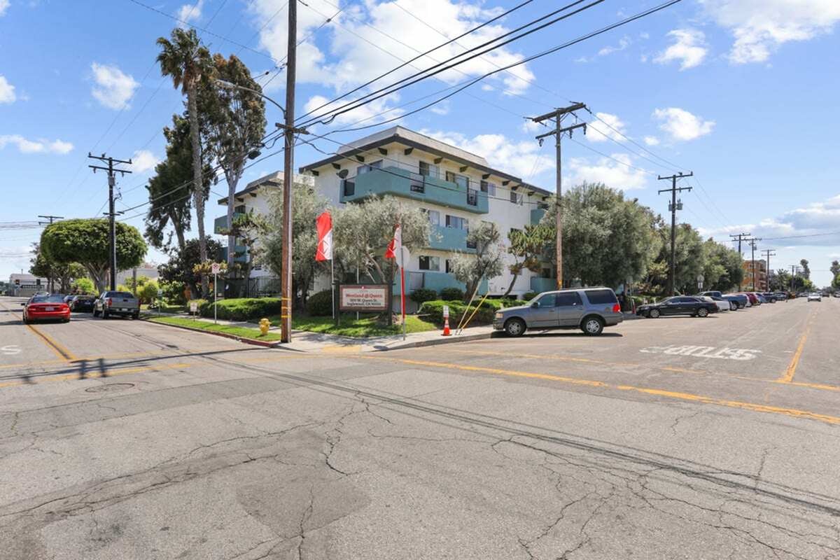 Westland Queen Street Apartments In Inglewood, CA
