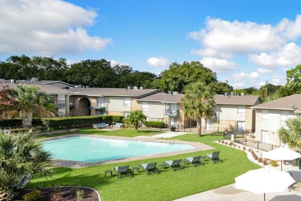 Blue Vine apartments pool view