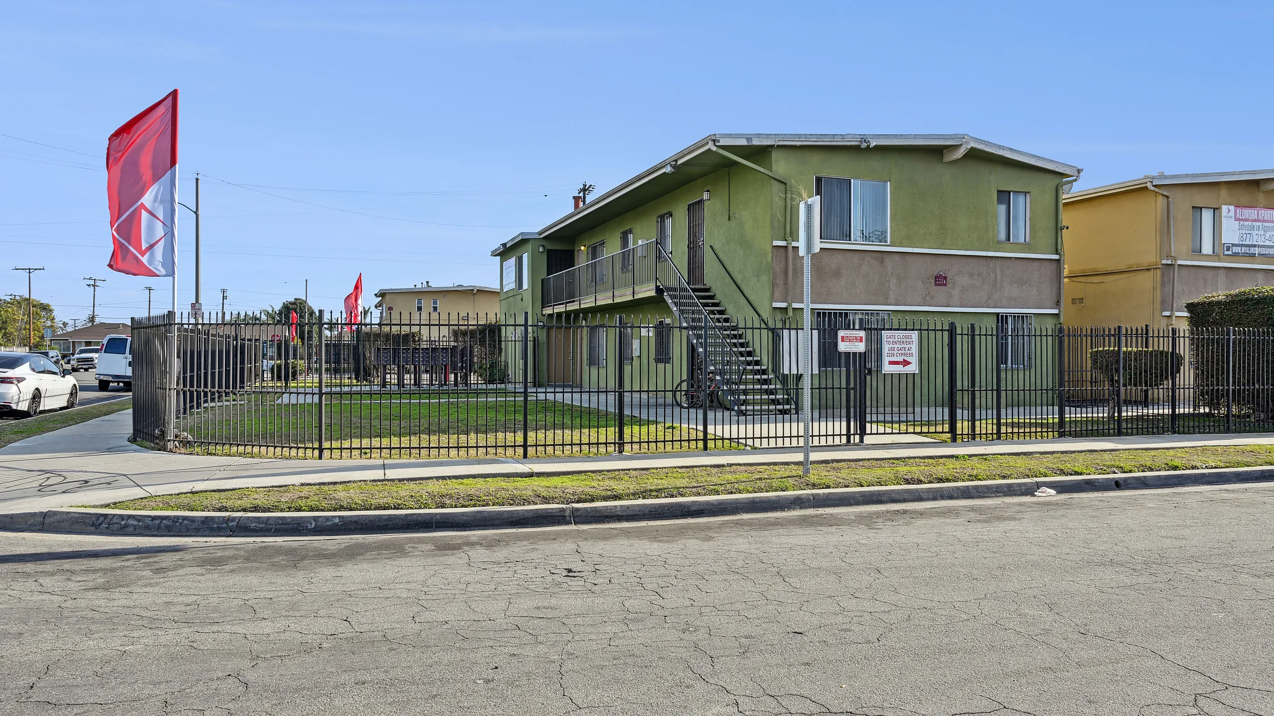 Alondra Apartments